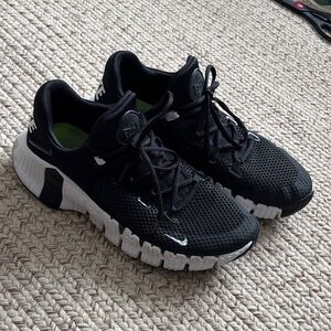Women’s Black Nike Metcon Shoes